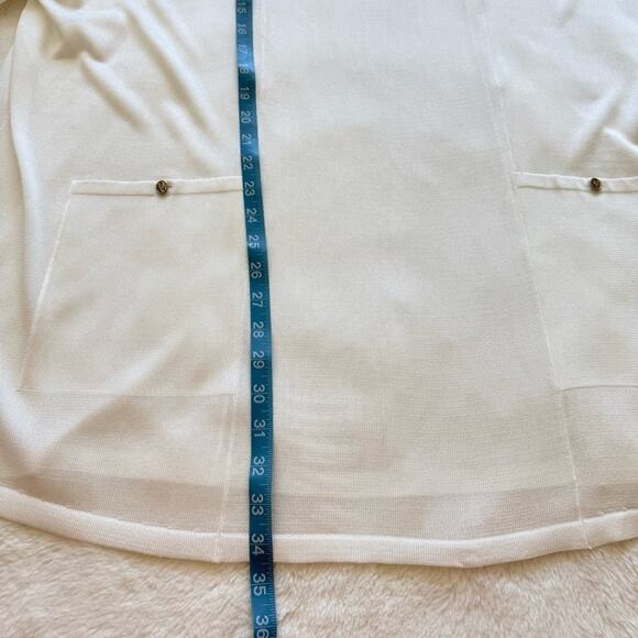 CHANEL women blouse size 40 FR or size 8 US Authentic Retail 3800$ - Picture 10 of 16